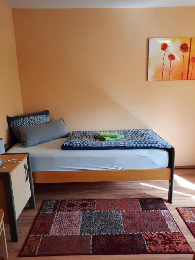 Monteur- Und Ferienwohnung In Hainichen - Obergeschoss Oder Dachgeschoss - Familie Weber Bockendorf المظهر الخارجي الصورة
